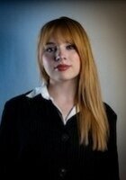 A photo of Emma, a tutor from DePaul University