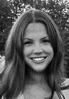 A photo of Annika, a tutor from University of Connecticut