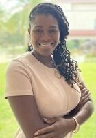 A photo of Kelly, a tutor from Roosevelt University