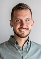 Online Portuguese tutor named Robert