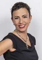 Online Journalism tutor named Loren