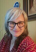 Online Sculpture tutor named Christina