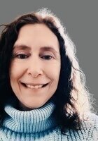 A photo of Angeline, a tutor from Simmons College